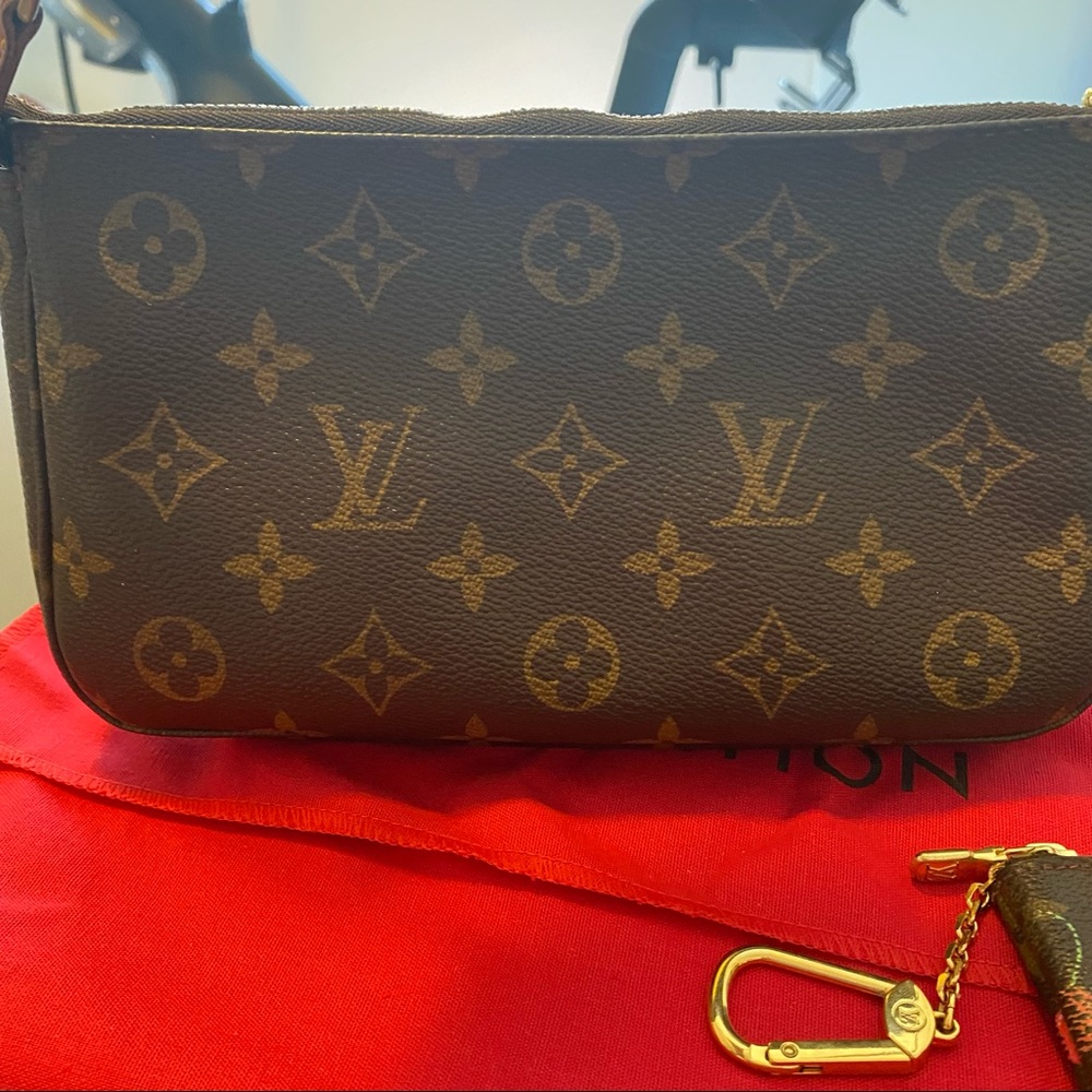 LV Monogram Cerises Pochette Accessories 2005 - Picture 5 of 10